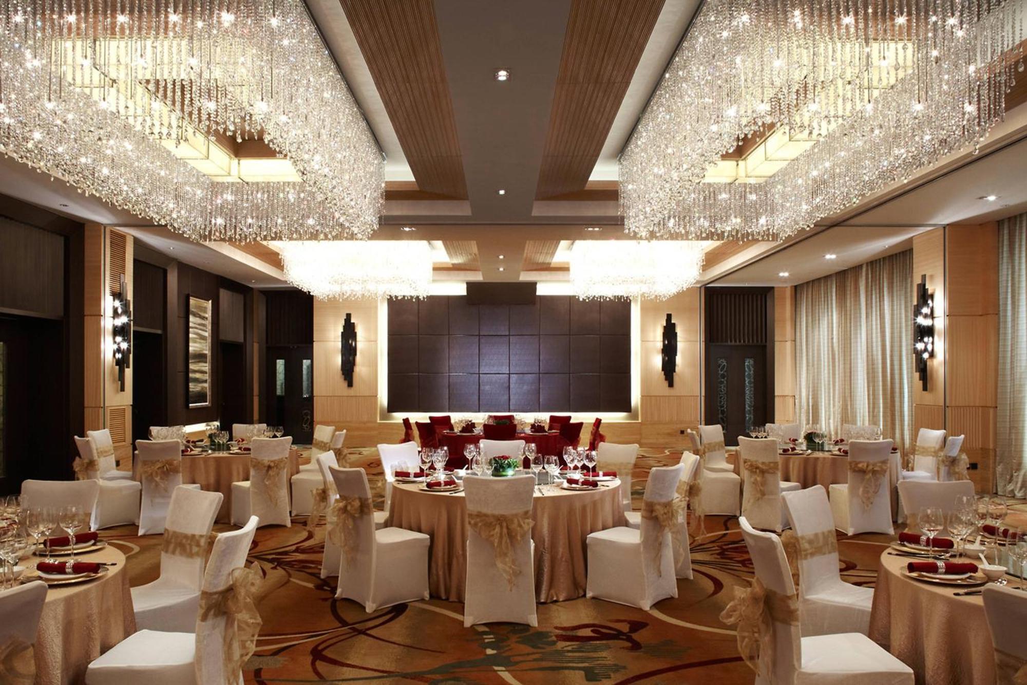 Courtyard By Marriott Shanghai Central Экстерьер фото